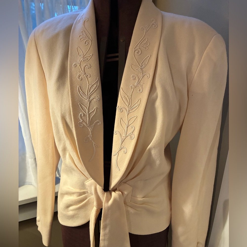 Episode by Carolyn Wight Freeman vintage 100% wool ivory embroidered blazer 6
